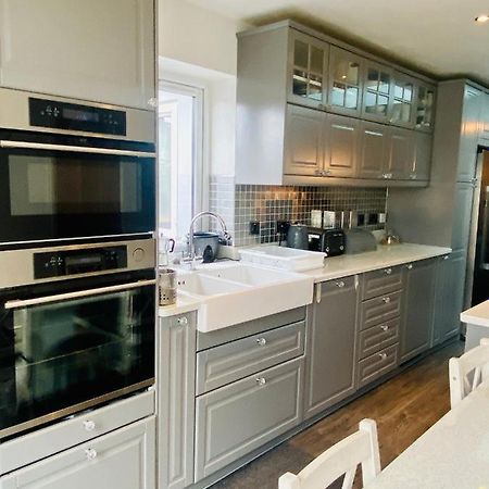 Hameway House- Stunning 4 Bedroom House With A Spacious Kitchen Londra Dış mekan fotoğraf